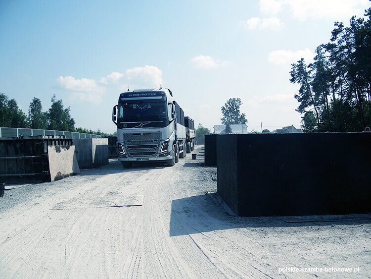 Transport szamb betonowych  w Głownie